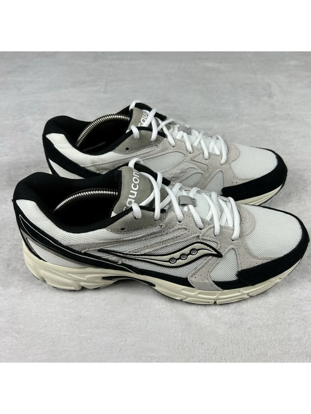 Saucony Ride Millennium Men’s Running Shoes Size 10 White Black Suede Sneakers